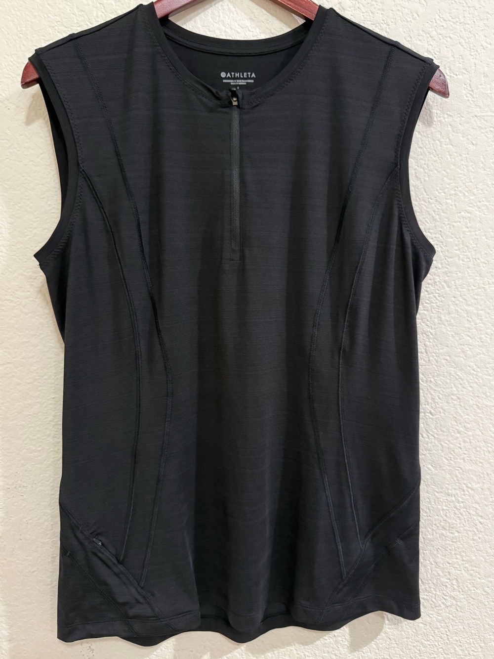 Athleta Black Sleeveless Fitted Zip-Up Performance Tank Top Large